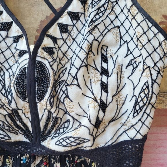 UO Ecote Floral Embroidered Criss Cross Strap A-line Boho Festival Midi Dress 4 - Picture 6 of 7